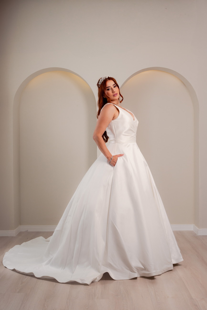 Vestido de Noiva Minimalista Decote V - Imagem 3