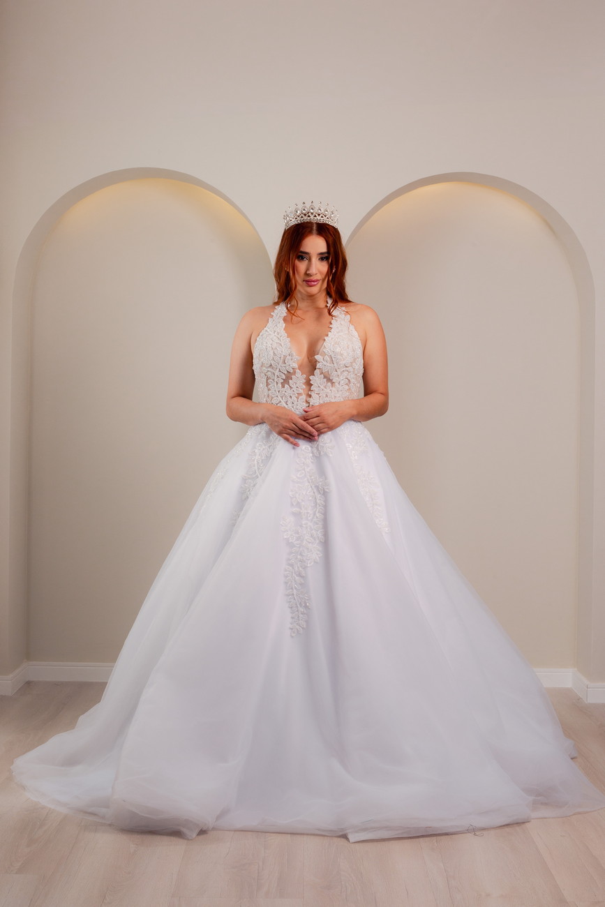 Vestido de Noiva com Alças Largas em Renda