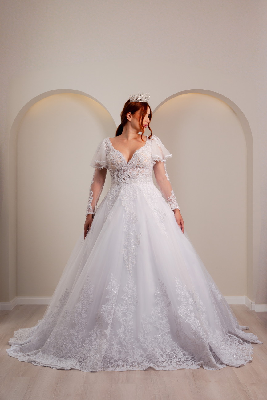 Vestido de Noiva com Mangas Transparentes em Renda