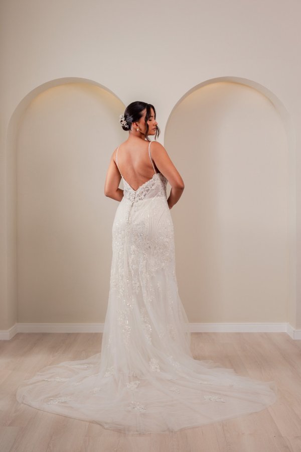 Vestido de Noiva Bordado com Brilho e Tule - Imagem 2