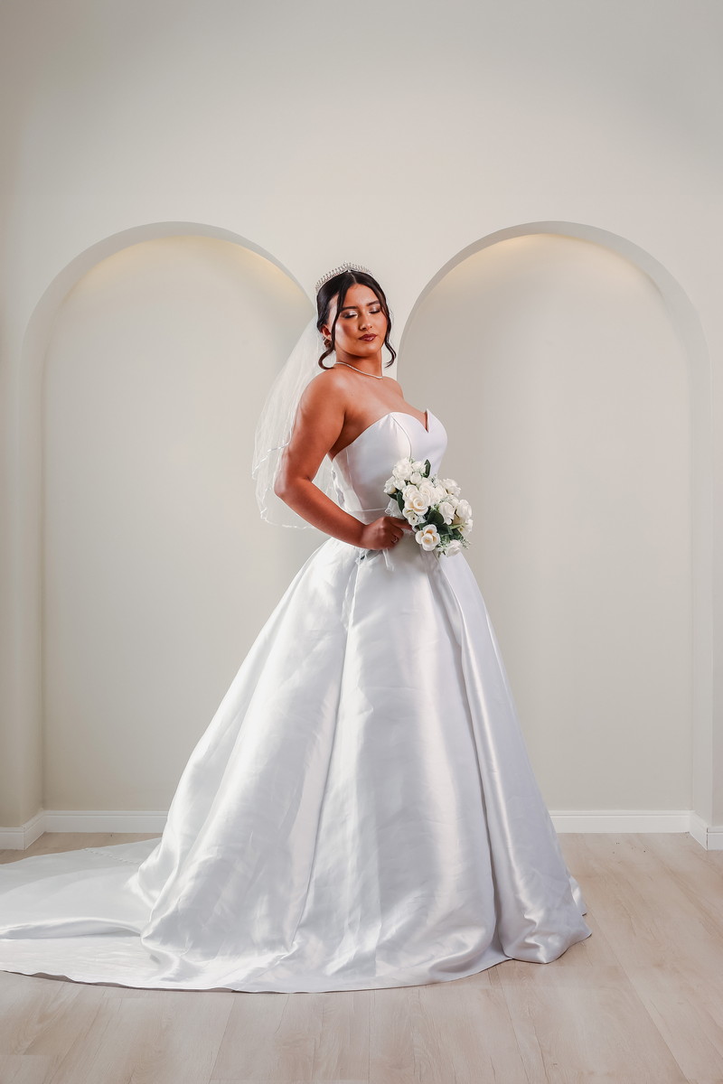 Vestido de Noiva Acetinado com Faixa na Cintura - Imagem 2