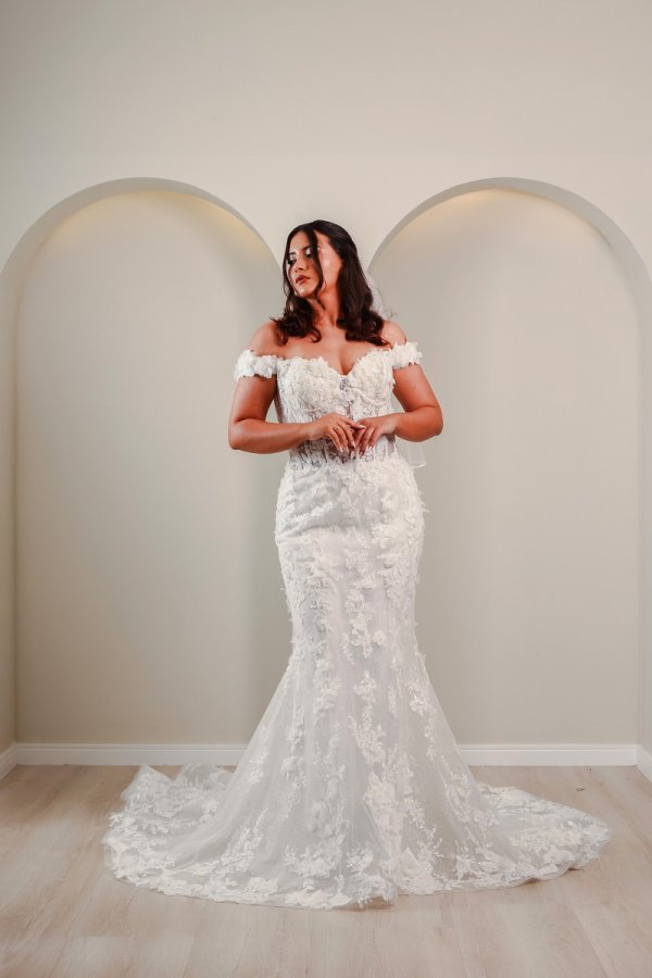 Vestido de Noiva com Flores em Relevo - Imagem 2