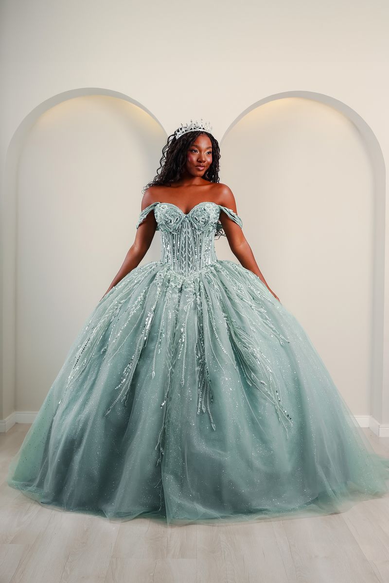 Vestido de Debutante Verde Acinzentado com Saia Princesa e Bordados - Imagem 4