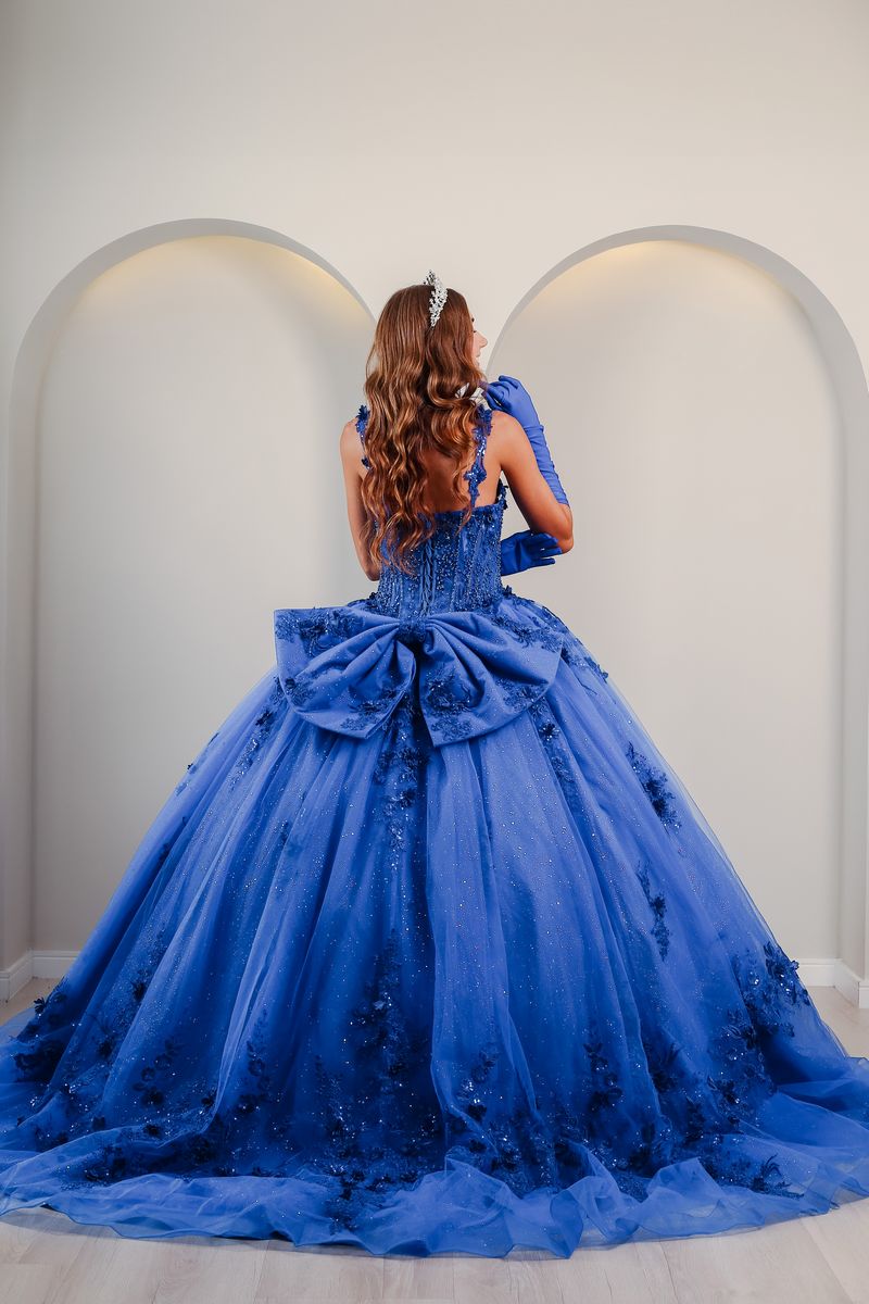 Vestido de Debutante Azul Royal com Bordados Noturnos e Saia Cintilante - Imagem 2