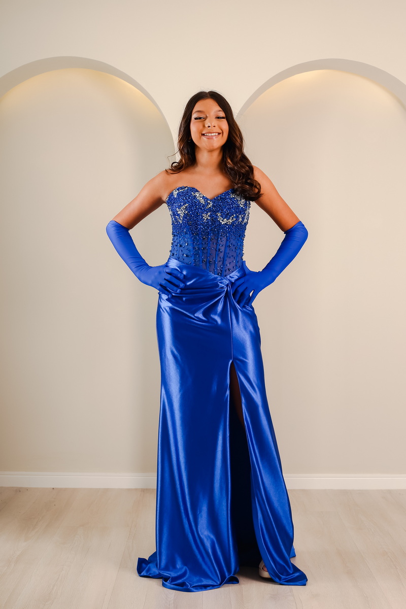 Vestido de Debutante Azul Bic com Brilho